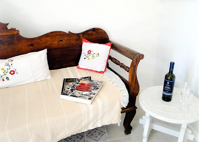 Thera Incognita Studios Perissa (Santorini)