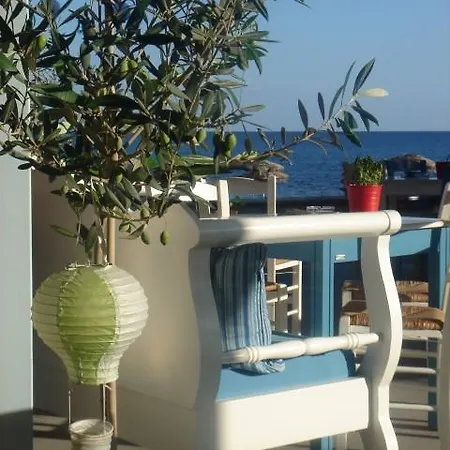 Thera Incognita Perissa (Santorini)