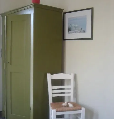 Apartment Thera Incognita Perissa (Santorini)